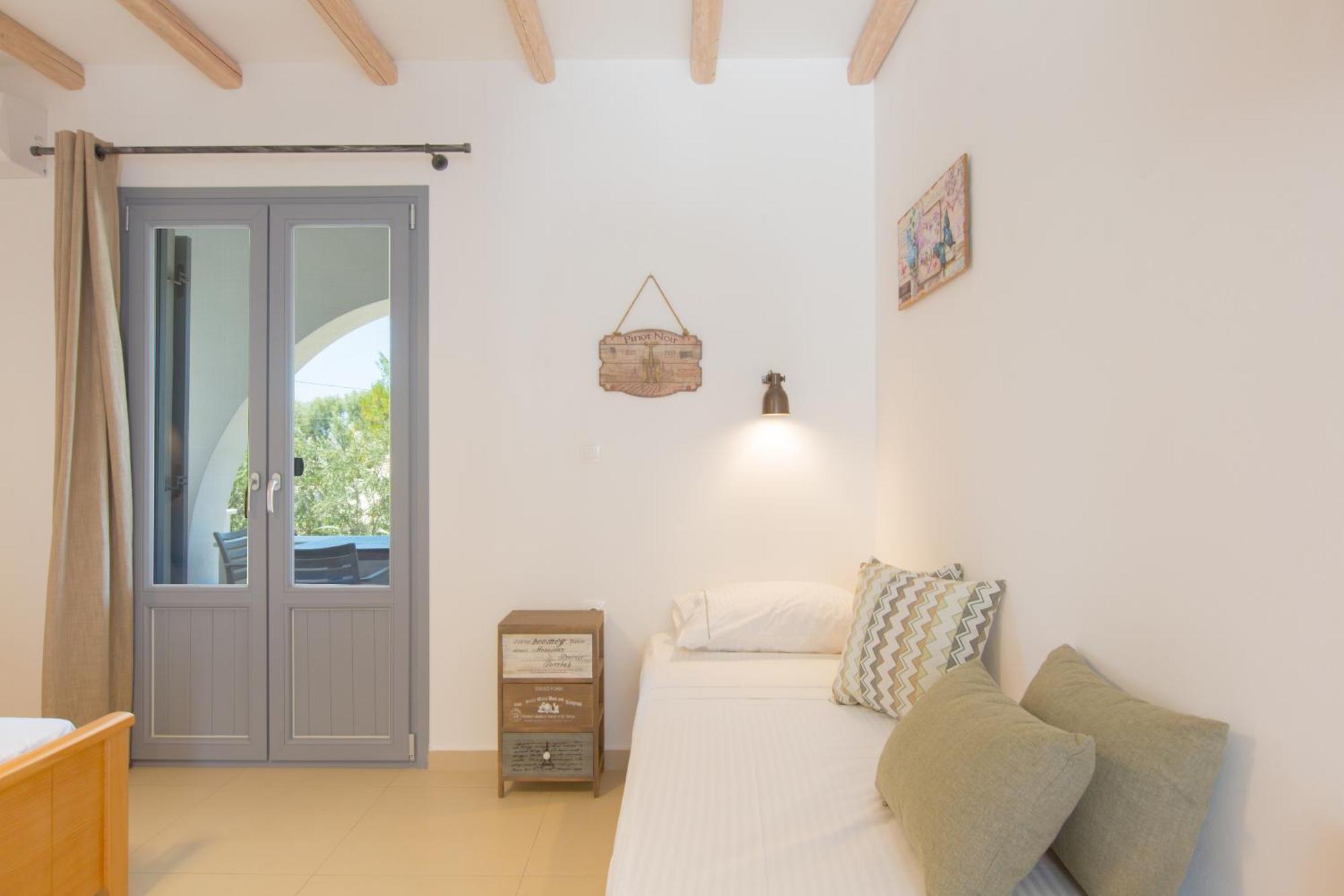 Medusa Beach Resort & Suites Plaka  Exterior photo