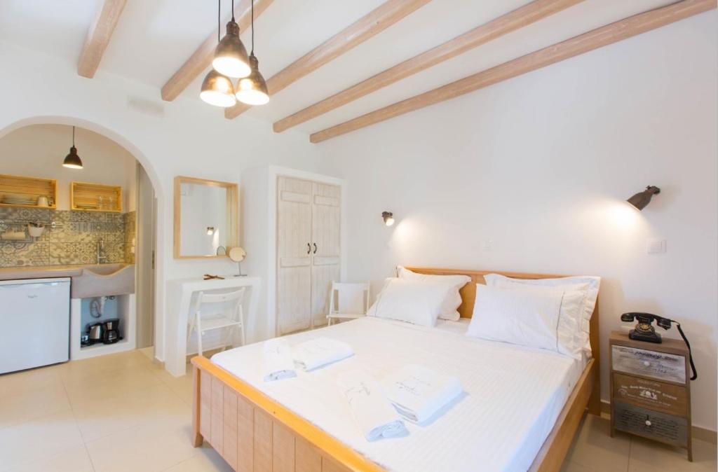 Medusa Beach Resort & Suites Plaka  Exterior photo