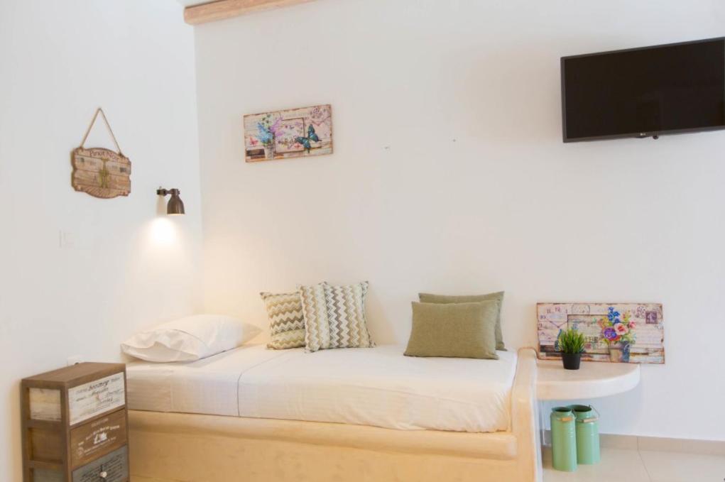 Medusa Beach Resort & Suites Plaka  Exterior photo