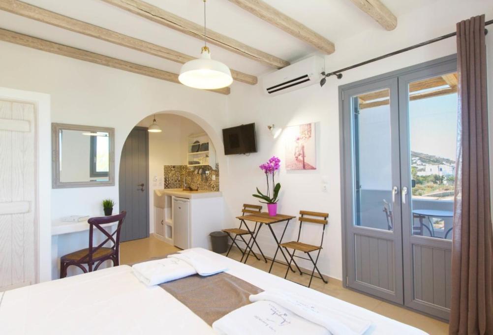Medusa Beach Resort & Suites Plaka  Exterior photo
